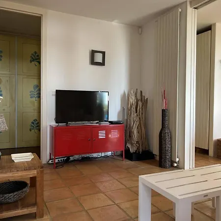 Villa La Des Pins A Benat