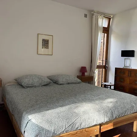 Villa La Des Pins A Benat *